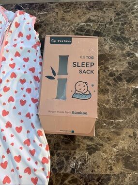 YooFoss 0.5 TOG Bamboo Sleep Sack - White with Coral Heart Print